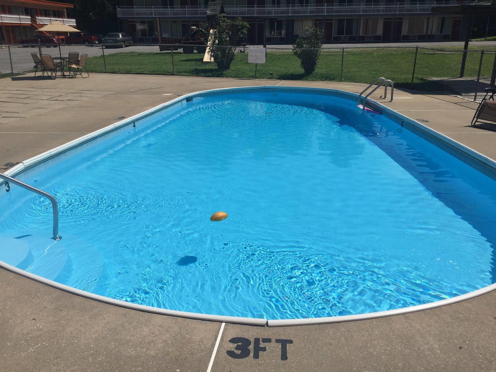 Daniel Boone Motor Inn パイクビル エクステリア 写真