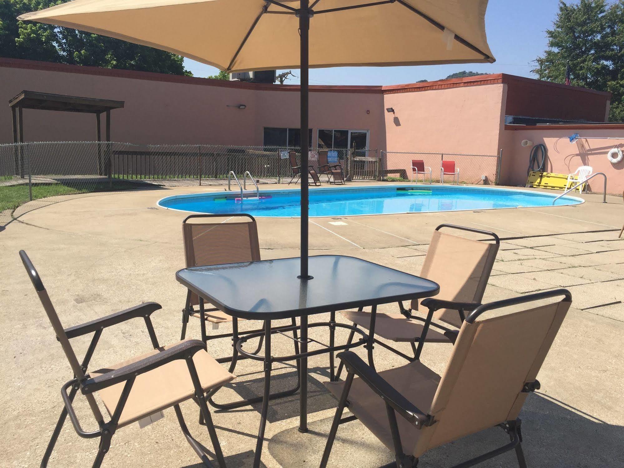 Daniel Boone Motor Inn パイクビル エクステリア 写真